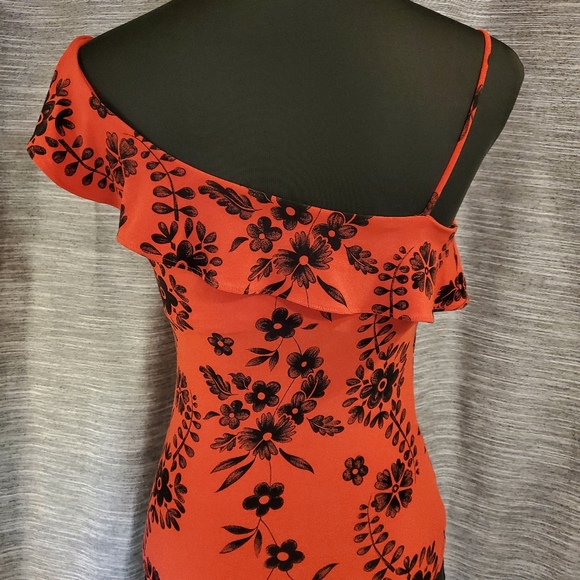 Parallel Off One Shoulder Flower Ruffle Blouse Red - Picture 2 of 6